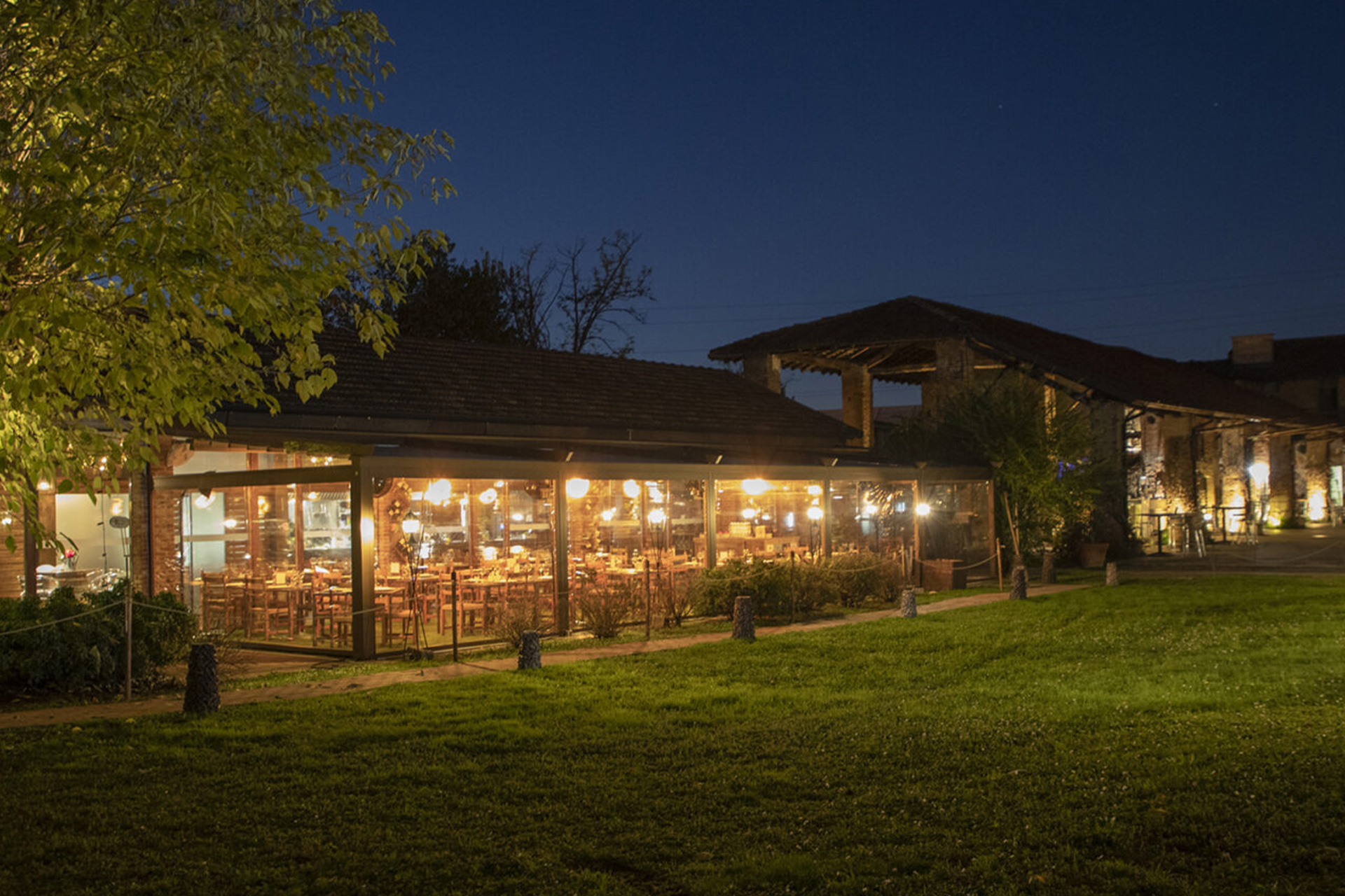 ambree-home-slider-1-location-eventi-ristorante-esterno